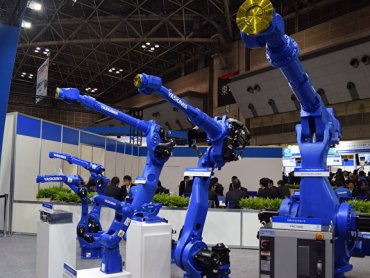Специалисты ДВФУ И ДВО РАН разработали новые методы управления промышленными роботами