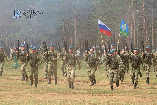 День ВДВ в 11-й отдельной гвардейской десантно-штурмовой бригаде в Улан-Удэ