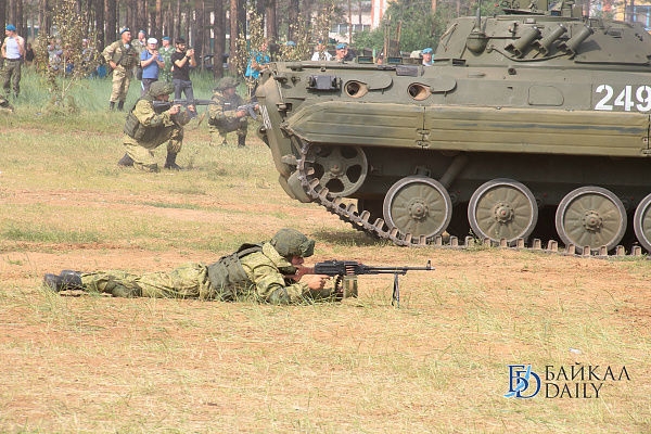 День ВДВ в 11-й отдельной гвардейской десантно-штурмовой бригаде в Улан-Удэ
