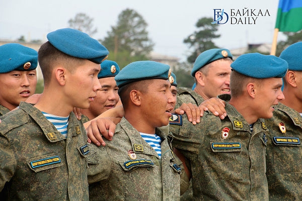 День ВДВ в 11-й отдельной гвардейской десантно-штурмовой бригаде в Улан-Удэ